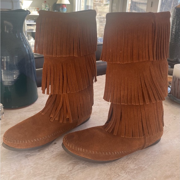 Minnetonka 3 later fringe boot size 7 - Picture 4 of 7